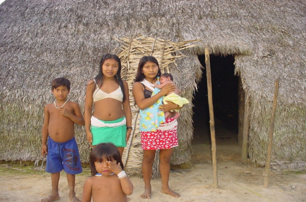 Members of the Marubo tribe that made the pot