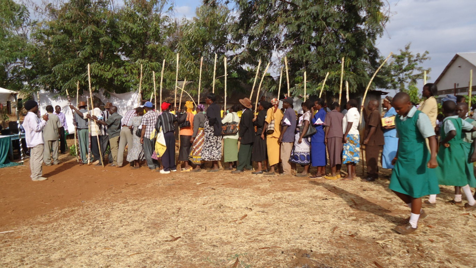 Parents lining up to give their contribution