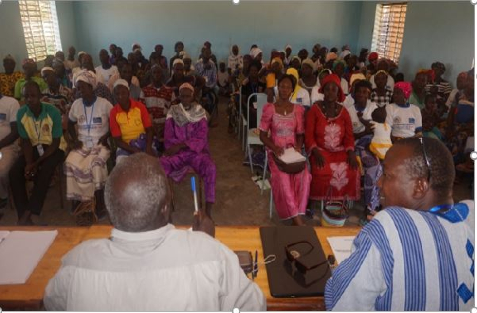 Plus de 50 personnes venus de 23 villages pour écouter les responsables de l’AWB