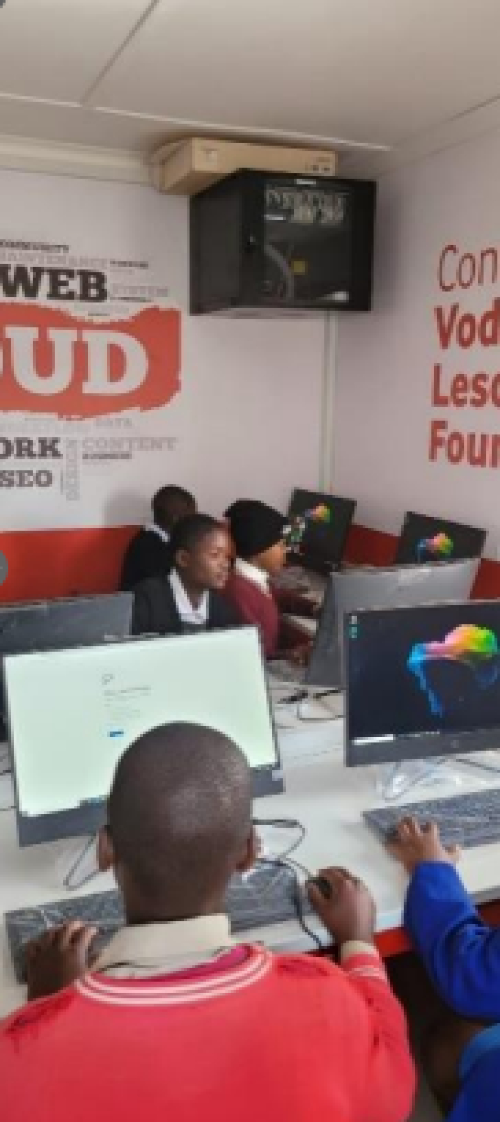 Children working in the computer centre